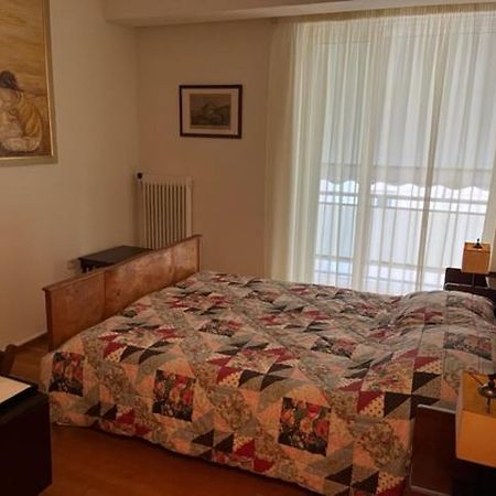 Spacious And Sunny Appartment In Cholargos Athens Exterior photo
