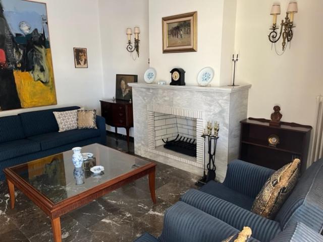 Spacious And Sunny Appartment In Cholargos Athens Exterior photo