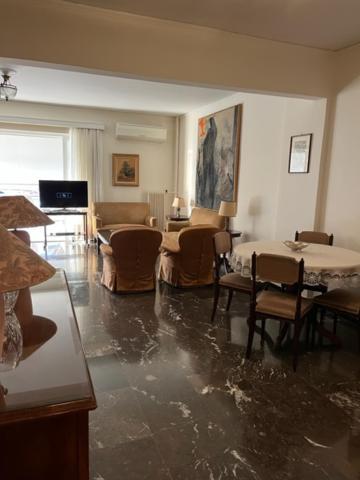 Spacious And Sunny Appartment In Cholargos Athens Exterior photo